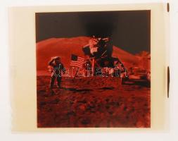 1971 Az Apollo 15 holdra szálló legénység utazásán készített fotók műanyag lemezen. 6 db 13x11 cm-es...