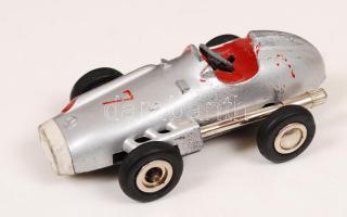 Antik német Schuco Mercedes micro racer, közepes állapotban, fémlemez, h:10 cm