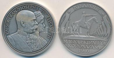 A Magyar Pénzverő és a Münze Österreich közös kiadványa: 1916. "Ferenc József" Ag (31.1g/0.999) + "IV. Károly" Ag (31.1g/0.925) mattírozott kivitelben. Csak 1000db, tanúsítvánnyal T:1 Austro-Hungary collection in decorative box. 1916 "Franz Joseph" Ag (31.1g/0.999) + "Charles IV" Ag (31.1g/0.925) Only 1000 examples, with certificate C:UNC