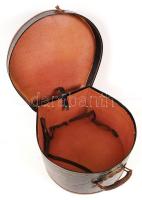 Régi fekete műbőr kalapdoboz, 34×34 cm