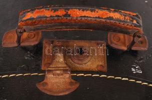 Régi fekete műbőr kalapdoboz, 34×34 cm