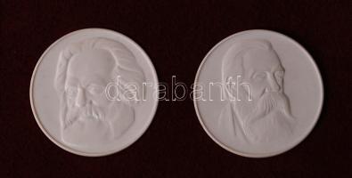 Marx és Engels porcelán plakett, jelzett, dísztokban, 11×18 cm