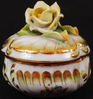 Herendi Viktória mintás bonbonier, apró lepattanás a rózsán, kézzel festett, jelzett, m:7 cm, d:8 cm