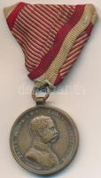 1914. "Ferenc József Bronz Vitézségi Érem "Der Tapferkeit" Br kitüntetés mellszalaggal. Szign.: Tautenhayn T:2- Hungary 1914. "Franz Joseph Medal for Bravery bronze" Br medal with ribbon. Sign: Tautenhayn C:VF