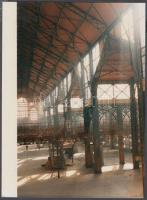 1996 Bp., A Vámház körúti csarnok felújítása, 2 db színes fotó, 18x24 cm