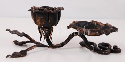 Futó István (1970-): Antikolt rózsás hamutartó, kovácsolt vas, jelzett, hibátlan, 23×11 cm, m:9 cm