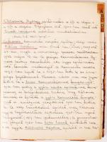 cca 1930 Réh (Révhelyi) Elemér: A régi Buda és Pest építőmesterei Mária Terézia korában c. könyvéhez készített kéziratos jegyzetei. Az építészek betűrendes regisztere, valamint egyéb, kézzel írt és kivágott jegyzetek