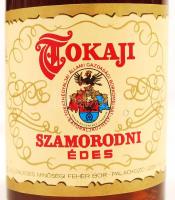 1981 Tokaji Édes Szamorodni, palackozta: Tokaj hegyalja ÁG, 250 ml és 1975 3 puttonyos aszú, 250 ml,...
