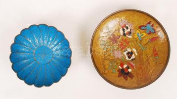 Indiai zománc tálkák és egy alma formájú csengő, réz, összesen: 3 db