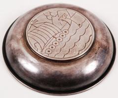 1940 "3/7. SS-T. INF. RGT. - Norwegen 1940" feliratú, sterling ezüst (Ag) tálka, közepén v...