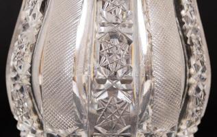 Ólomkristály talpas váza, csiszolt, hibátlan, karcolások az alján, m:18 cm