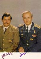 1980 Magyari és Dzsanikebov kiképzett űrhajósok képe eredeti aláírásokkal