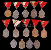 ~1960. 13db vegyes fém sportérem (futball, tenisz, vívás stb.), többségében szalaggal T:vegyes