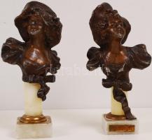 Festett spiáter kalapos szoborpár alabástrom talpazaton, m: 16 cm