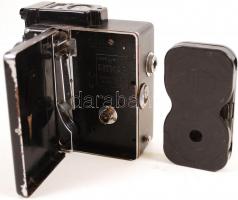 cca 1930 Ditmar márkájú filmfelvevő bőr tokban /
cca 1930 Ditmar movie camera