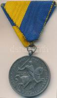 1941. "Délvidéki Emlékérem" cink emlékérem mellszalaggal szign.:BERÁN L. T:2
Hungary 1941....