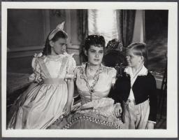 1940 Karády Katalin (1910-1990) az Erzsébet királynéban, 12x9 cm