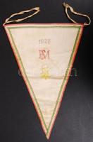 1927 Parád. Irredenta cserkész útízászló. Hímzett. / 1927 Embroided scout flag 21x29 cm