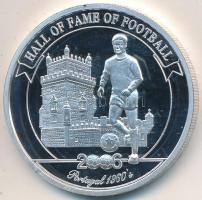 Uganda 2006. 2000Sh Ag "A labdarúgás halhatatlanjainak csarnoka - Portugália 1960-as évek / Eus...