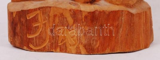 Jakabos István (naív faragó): Székely paraszt házaspár. Faragott fa, jelzett, jó állapotban, m 42 cm...