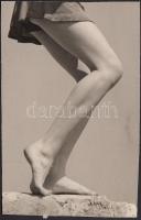 cca 1930 Szabadtéri gyakorlat, jelzetlen vintage fotó, a Szentpál iskola archívumából, 12x8 cm