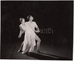 1929 Összeforrt lelkek, Bokor Kata és Sümeghy László, feliratozott vintage fotó, a Szentpál iskola archívumából, 12x15 cm