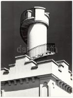 cca 1970-1980 Gebhardt György (1910-1993): Kőbányai sörgyár tűzfigyelő tornya, jelzetlen vintage fotóművészeti alkotás a szerző hagyatékából, 24x18 cm