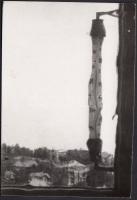 cca 1920-1930 Kerny István (1879-1963): Hőmérő a nyári nagy melegben, pecséttel jelzett vintage fotó, 8,5x5,5 cm
