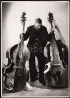 1944 Tiszavölgyi József: Háborús sérüléseket szenvedett hangszerek, pecséttel jelzett vintage fotó, 18x13 cm