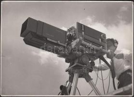 cca 1960 Tiszavölgyi József: Televíziós kamera, pecséttel jelzett vintage fotó, 13x18 cm