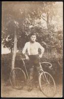 1924 Velvárt Nándor 100 km-es kerékpárverseny bajnoka, fotólap, 14x9 cm