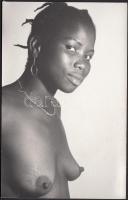 cca 1980 Egzotikus szépség, finoman erotikus fotó, 14x9 cm / cca 1980 Erotic photo