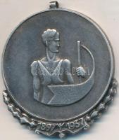 1937. "Műegyetemi Athlétikai és Football Club 1897" ezüstözött Br díjérem (40mm) T:2