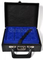 Kisalakú műbőr csatos éremtartó koffer 8x12db érem tárolására alkalmas éremtartó tálcával, használt,...