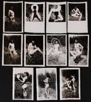 cca 1930-1940 Erotikus fotótétel, 11 db csipkés szélű, természeti környezetben készült fotó, 6x9 és 6x6 cm-es méretben