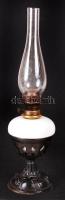 Fém petróleumlámpa üveg burával és porcelán betéttel, m:41 cm