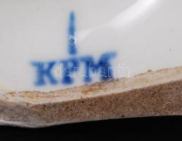 KPM német váza apró javítással, fehér mázzal, m:27 cm