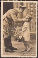 'Die kleine Gratulantin' Adolf Hitler with child
