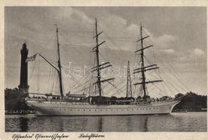 Chorzelin, Ostseebad Osternothafen (Swinujscie); Leuchtturm / lighthouse and German ship