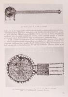 Balogh-Dercsényi-Garas-Gerevich: A magyarországi művészet a honfoglalástól a XIX. századig. Bp., 195...