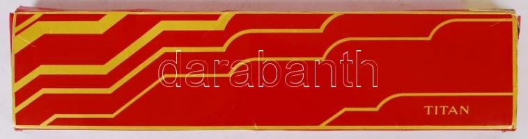 Titan márkájú karóra, nem működik, eredeti tokjában