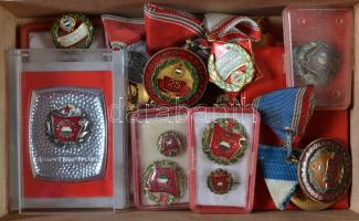 Szivaros doboznyi vegyes szocialista kitüntetés és jelvény T:vegyes