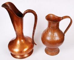 2 db réz vizeskancsó és egy kis réz üst m:9 cm, kancsók, m:30 és 38 cm