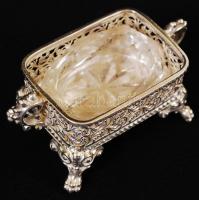 Díszes ezüst (Ag) fűszertartó pár csiszolt üvegbetéttel, a kettő közül az egyiken csorbával, német j...