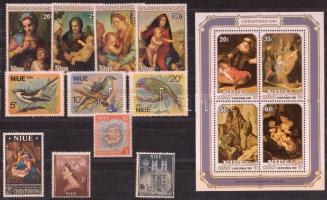 Niue  11 diff. stamps + 1 block, with Cristmas motif, Niue 11 klf bélyeg + 1 blokk, közte Karácsony motívum