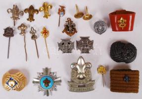 18 db cserkész jelvény és sapkajelvény / scout badges