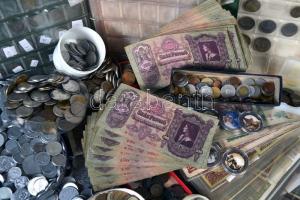 Vegyes fémpénz, bankjegy és emlékérem gyűjtemény albumokba és dobozokba rendezve. Megtekintésre ajánlott! T:vegyes