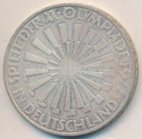 NSZK 1972D 10M Ag "Olimpia / Spirál" T:2
GFR 1972D 10 Mark Ag "Olymic Games Munich / ...