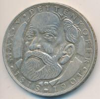 NSZK 1968D 5M Ag "Max Pettenkofer" T:2
GFR 1968D 5 Mark Ag "Max Pettenkofer" C:X...