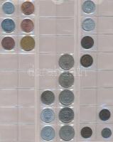 Vegyes szlovák, szlovén és szerb fémpénztétel berakólapokon, érdekesebb darabokkal T:vegyes
Mixed Sl...